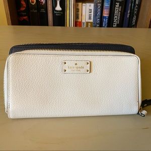 Kate Spade leather wristlet